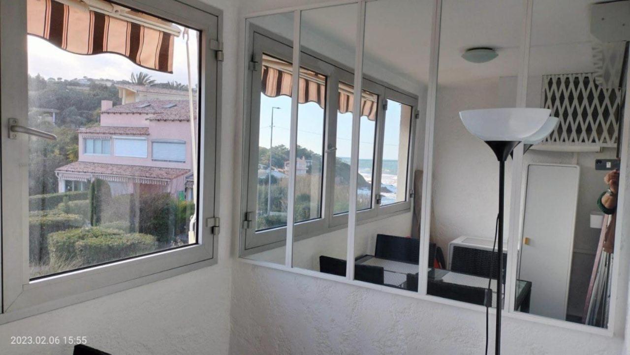 Entre St-Raphael Et St-Tropez. Studio Pieds Dans L'Eau, A Partir De 600 Euros/Semaine. Saint Aygulf Luaran gambar